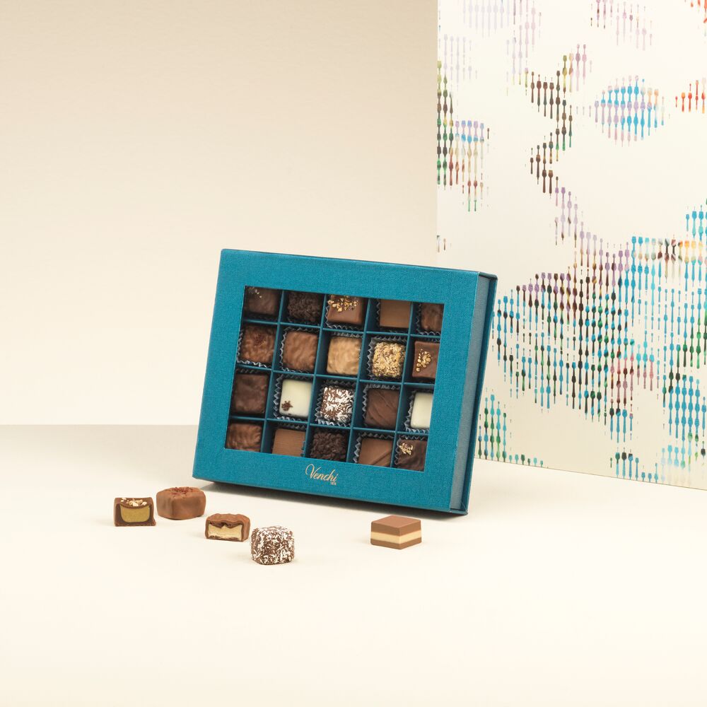 BLUE BOX 20 ASSORTED PRALINES 8.88 oz