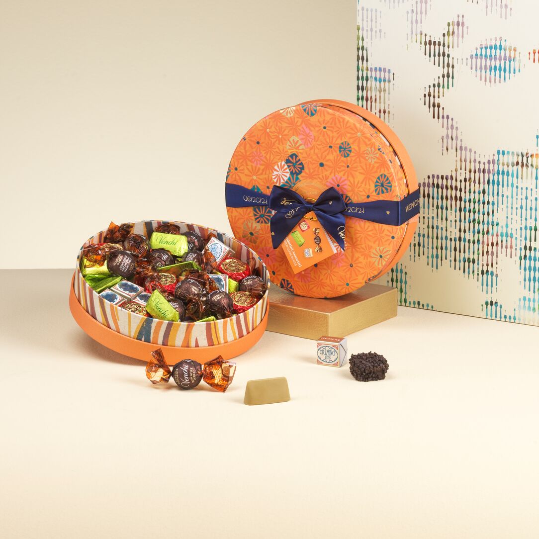 Medium hamper with assorted chocolates 14.10 oz