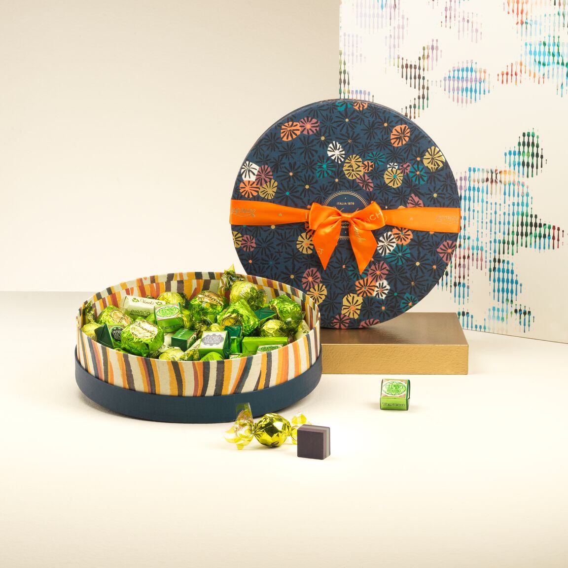 Large Gift hamper with pistachio chocolates 1.4 lb